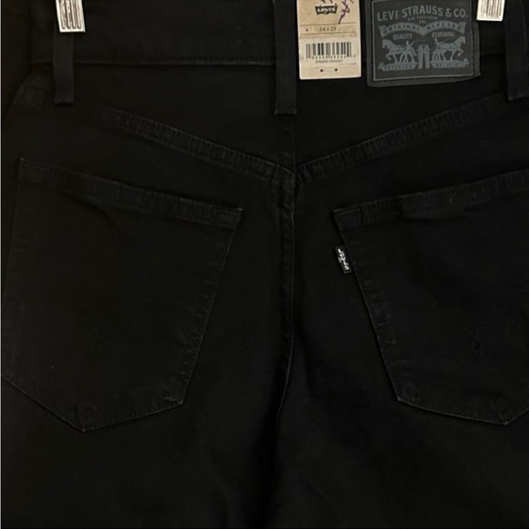 🍂SALE NWT Levi Black High Waisted Mom Jeans size 24 - Picture 4 of 5
